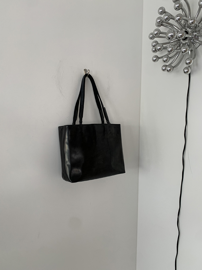 90's - 00's "PRADA" Leather Tote Bag (rare design) 복제