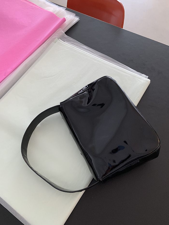 90's - 00's "PRADA" Leather Tote Bag (rare design) 복제