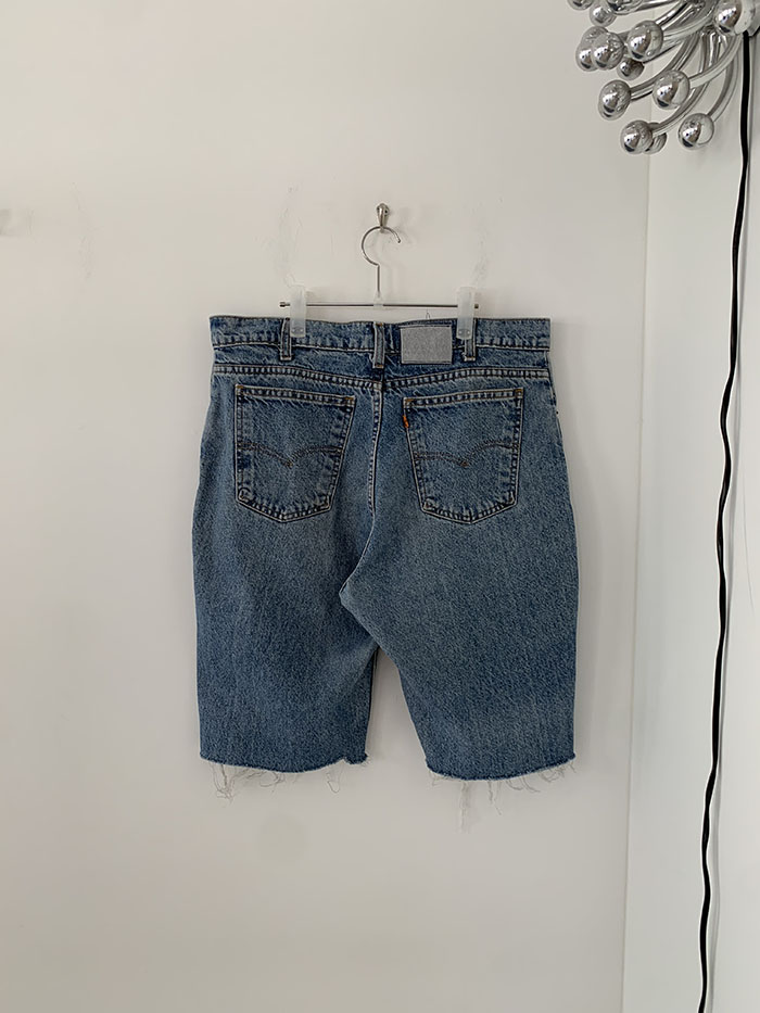 Levi's Short - size 35 (classic straight fit)