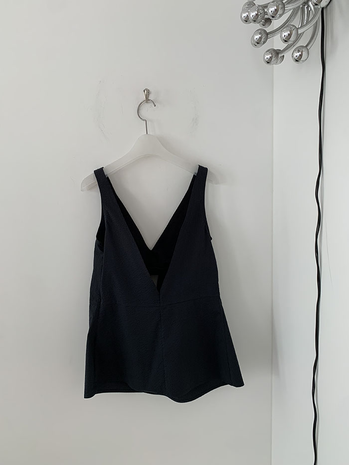 "Deveaux New York" Sleeveless Top