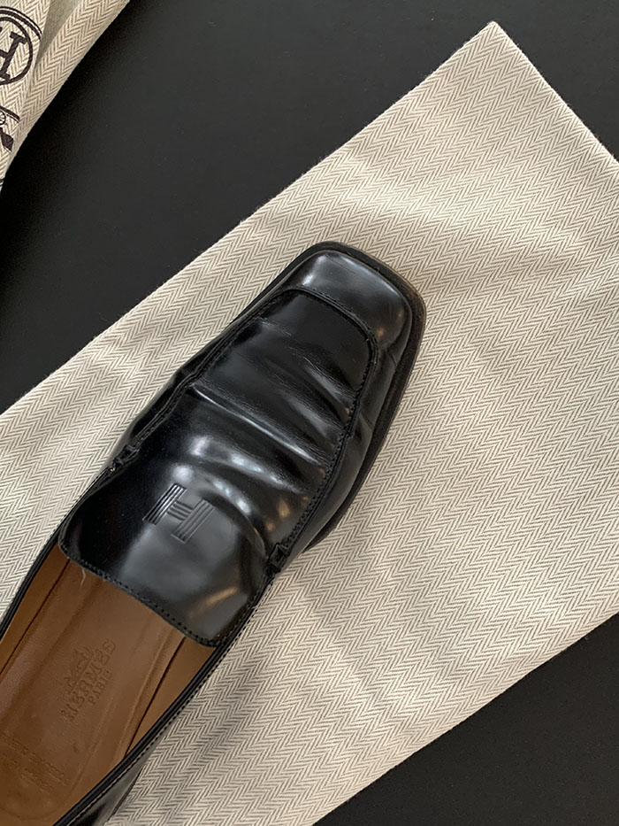 00s "Hermes" Logo Leather Loafer Shoes