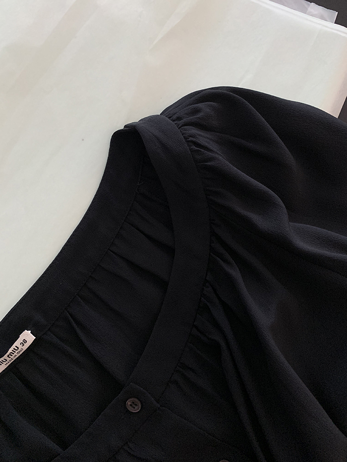00's "Miu Miu" viscose rayon back button Blouse 복제