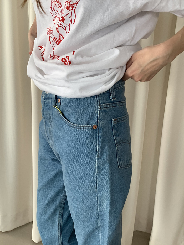 90's Levi's 501 - size 28 (classic straight fit)