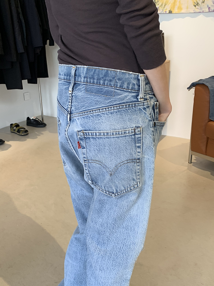 (Distressed) 80's Levi's 20505 - 0217 - size 29-30 (classic regular fit)