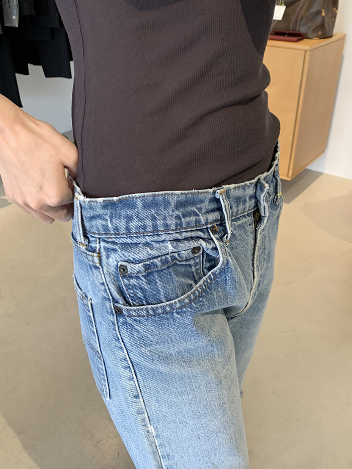 (Distressed) 80's Levi's 20505 - 0217 - size 29-30 (classic regular fit)