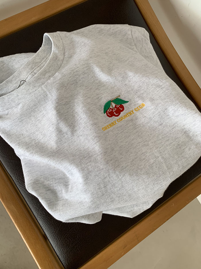 (new product) "Cherry Country Club" Embroidery T-shirt (Gray)