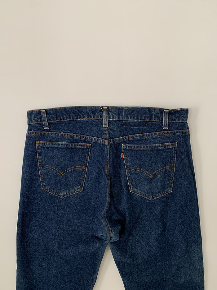90's Levi's 20505 - size 37 (classic straight fit)