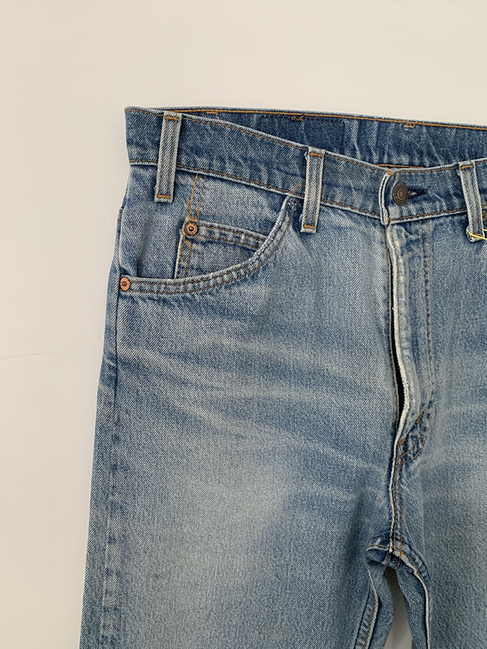 90's Levi's 505 - size 32 (classic regular fit)