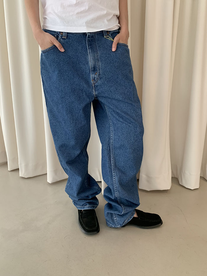 90's Levi's 548 - size 31 (classic relaxed fit)