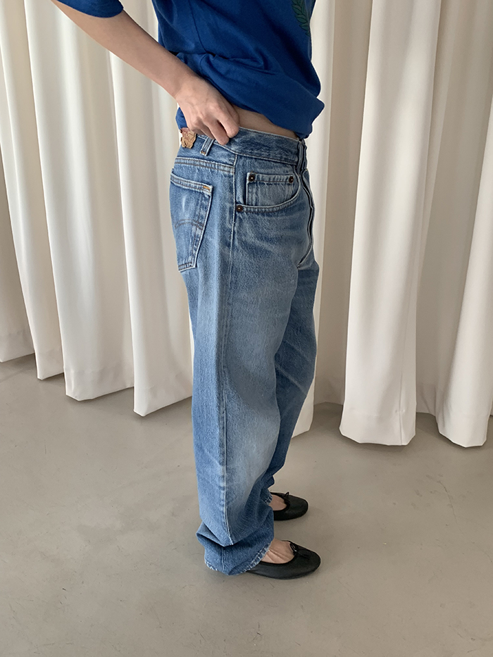 80's Levi's 501 - size 29-30 (classic straight fit)