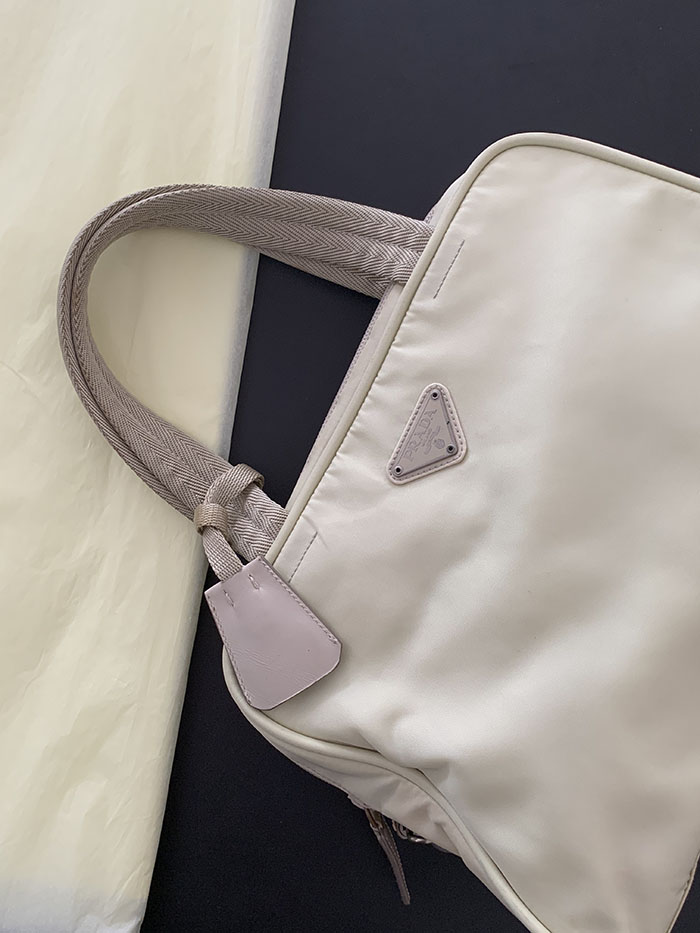 90's "PRADA" nylon Tote Bag ๋ณต์ 