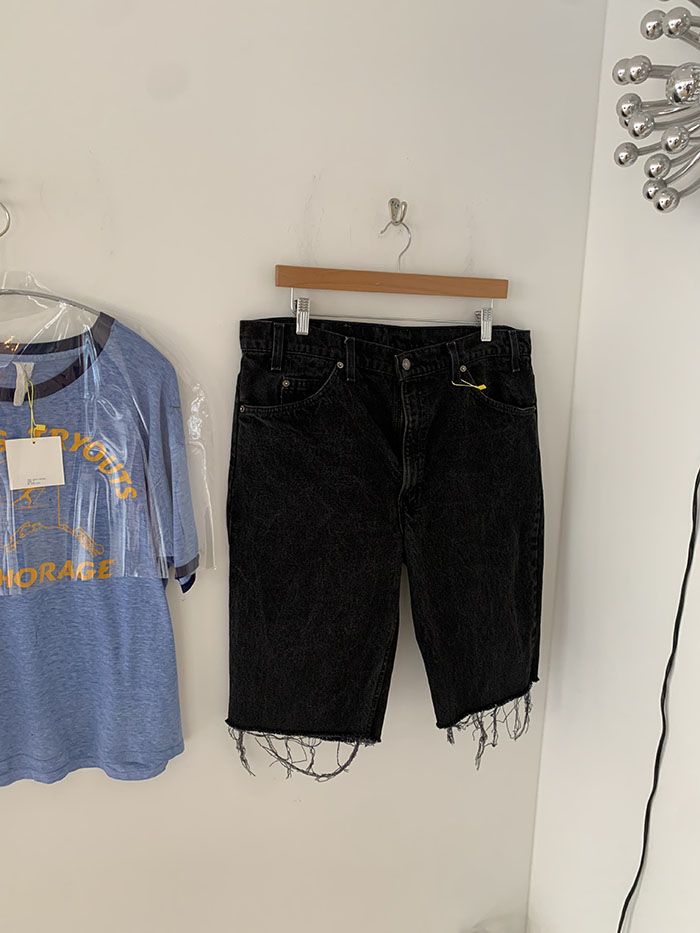 90's Levi's Short - size 37 (classic Loose fit)