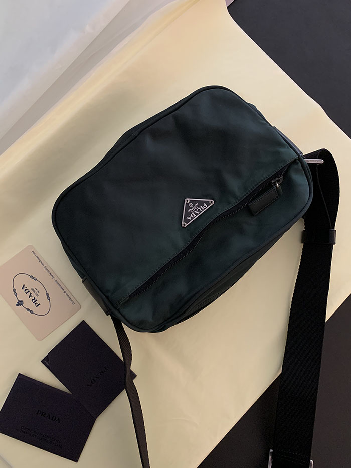 00's "PRADA" renylon Cross Bag 착샷만 추가하기