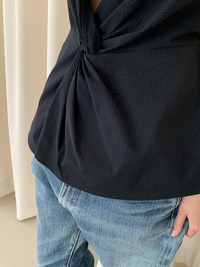 "Deveaux New York" Sleeveless Top