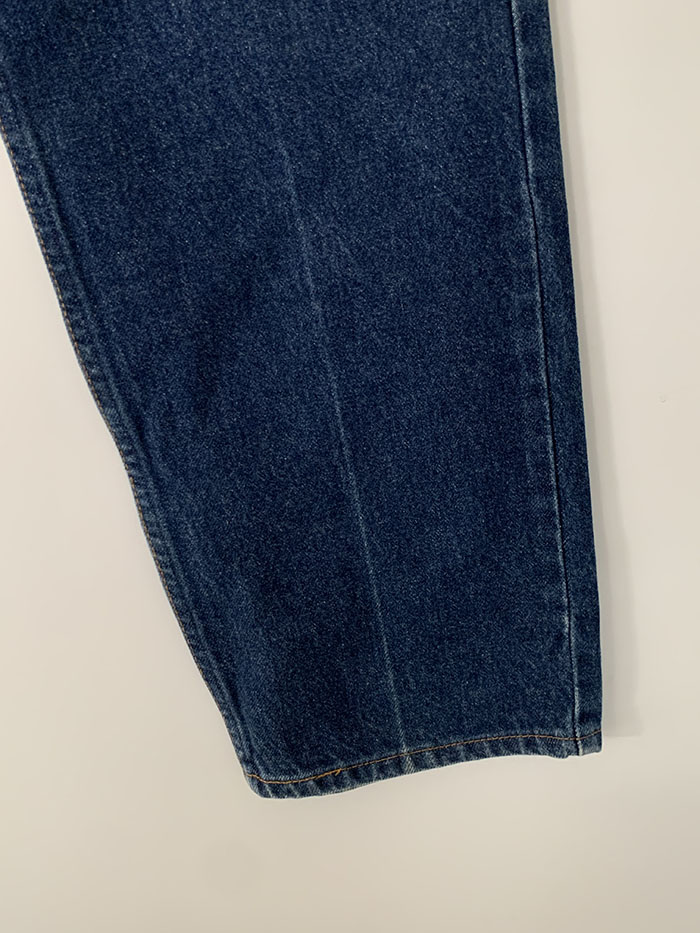 90's Levi's 20505 - size 37 (classic straight fit)