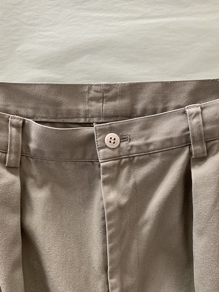 's "Captain Santa" Pintuck Pants 복제