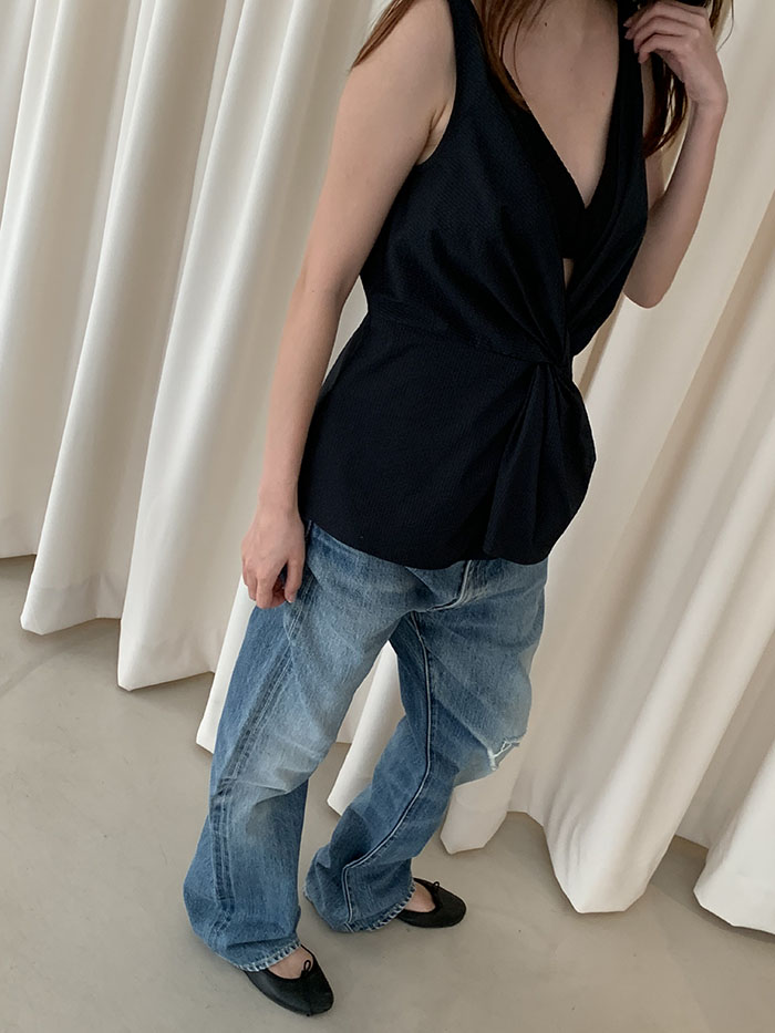 "Deveaux New York" Sleeveless Top