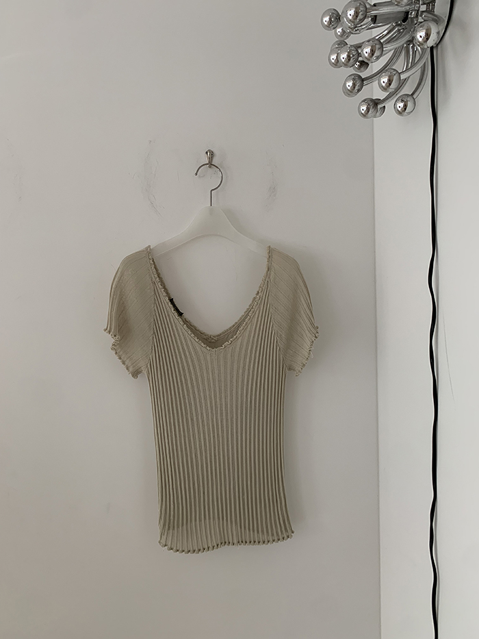 80-90's "Giorgio Armani" v-neck viscose Top