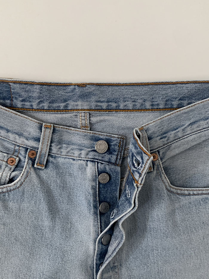 90's Levi's 501 - size 27-28 (classic straight fit) 복제 복제