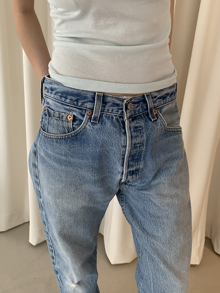 90's Levi's 501xx - size 32 (classic straight fit)