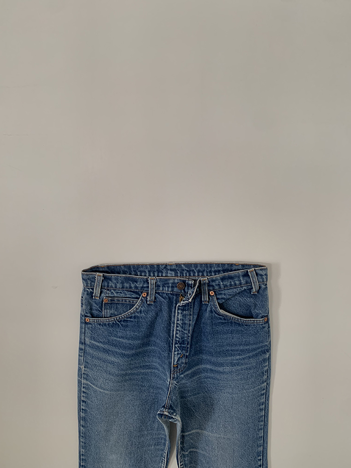 90's Levi's 20517 - size 32 (classic boot cut)