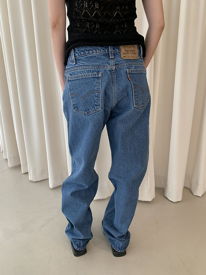 90's Levi's 550 - size 31 (classic relaxed fit)