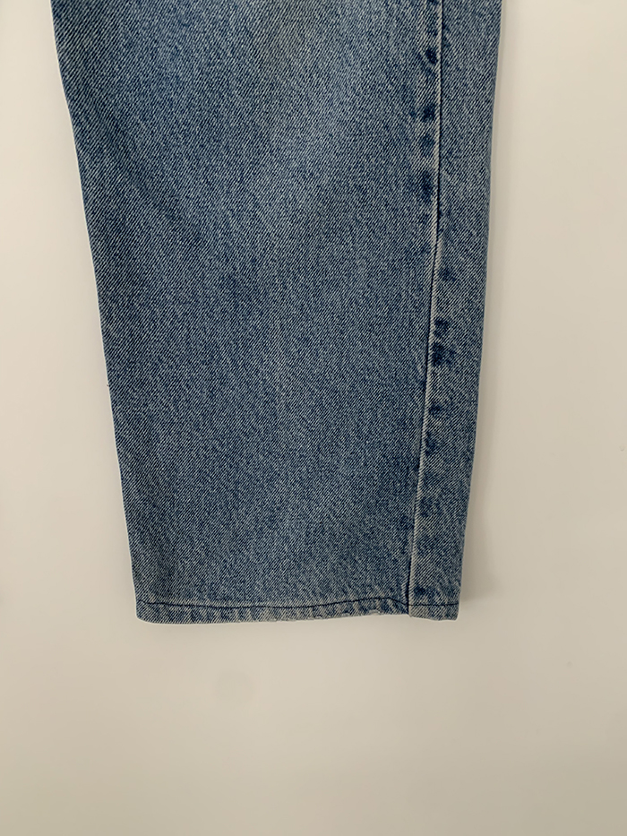 90's Levi's 505 - size 32 (classic regular fit)