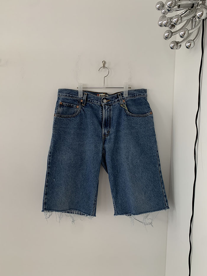 Levi's Short - size 34 (classic straight fit)
