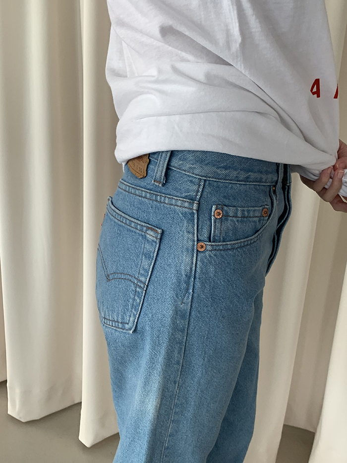 90's Levi's 501 - size 28 (classic straight fit)