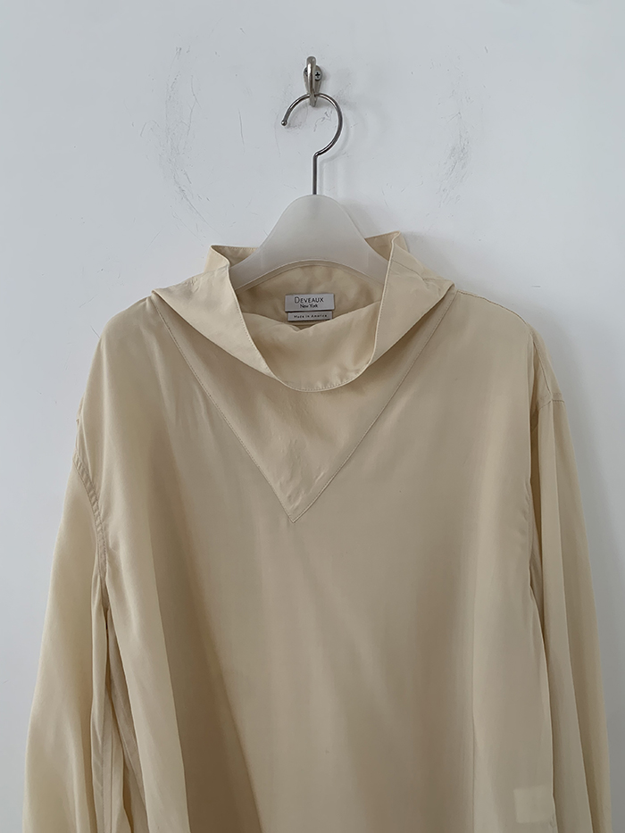 Deveaux New York Blouse