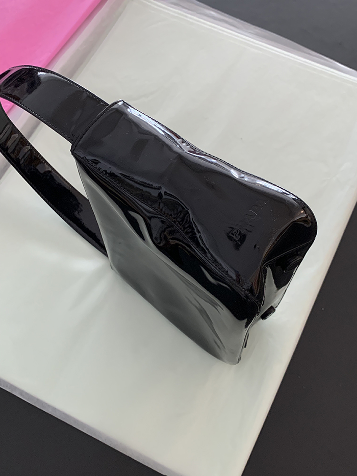 90's - 00's "PRADA" Leather Tote Bag (rare design) 복제
