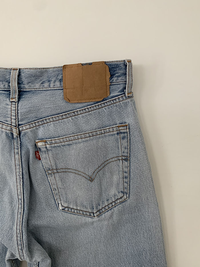 90's Levi's 501 - size 27-28 (classic straight fit) 복제 복제