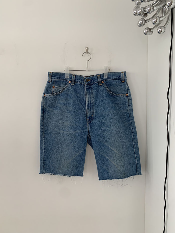Levi's Short - size 35 (classic straight fit)