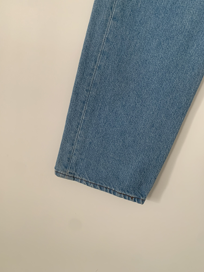 90's Levi's 501 - size 28 (classic straight fit)