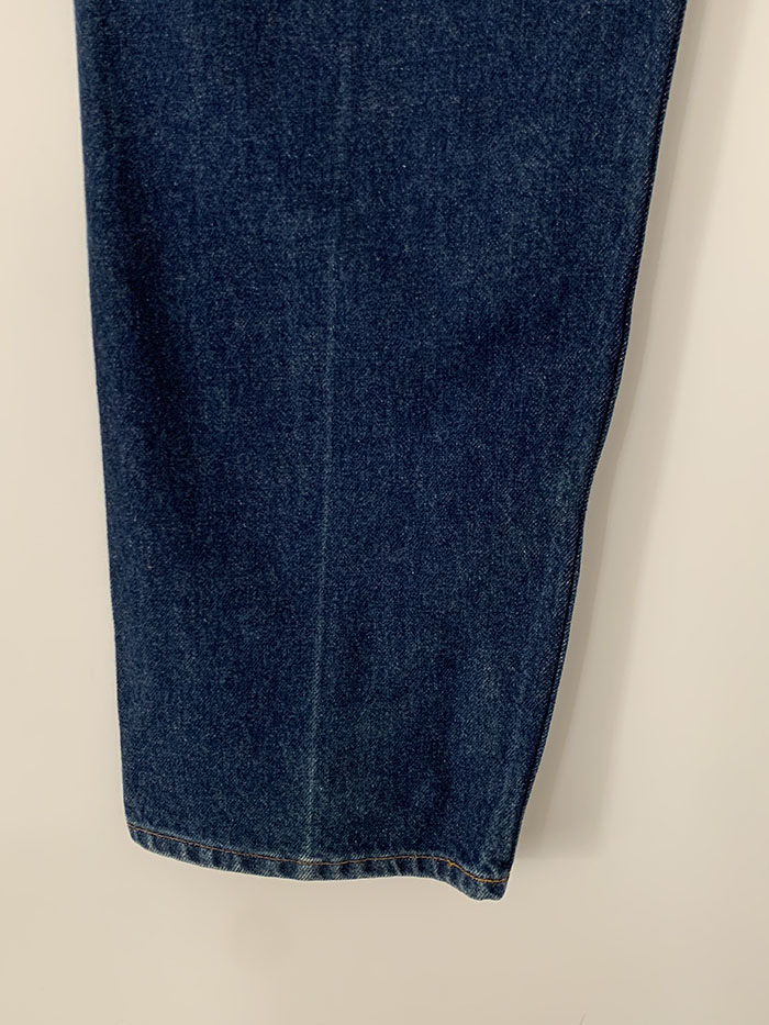 90's Levi's 20505 - size 37 (classic straight fit)