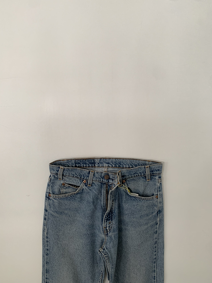 90's Levi's 505 - size 32 (classic regular fit)