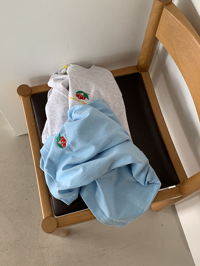 (new product) "Cherry Country Club" Embroidery T-shirt (Blue)