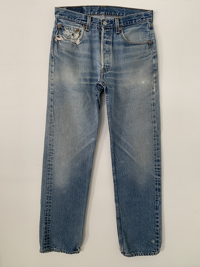 00's Levi's 501xx - size 28-29 (classic straight fit)