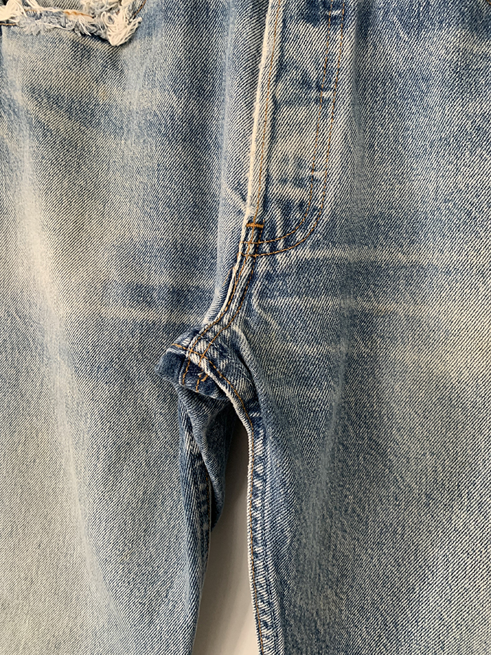 00's Levi's 501xx - size 28-29 (classic straight fit)