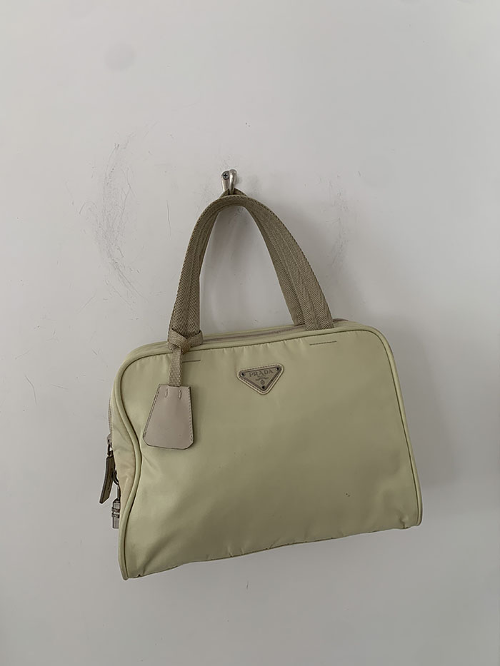 90's "PRADA" nylon Tote Bag ๋ณต์ 