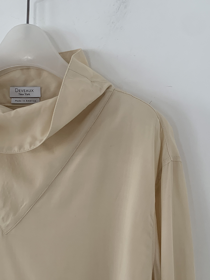 Deveaux New York Blouse