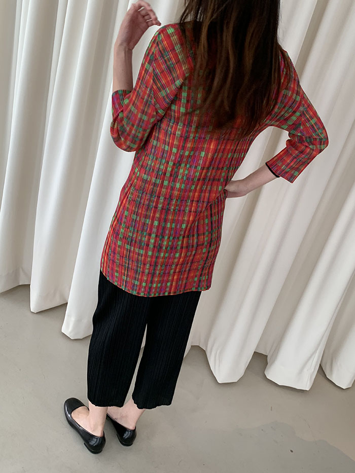 PLEATS PLEASE by ISSEY MIYAKE half Top