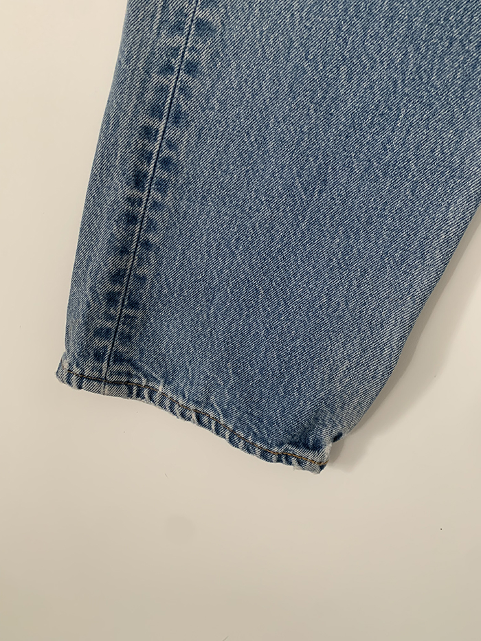 00's Levi's 501xx - size 28-29 (classic straight fit)