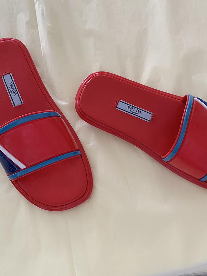 00s "Prada" Rubber Slides Mules
