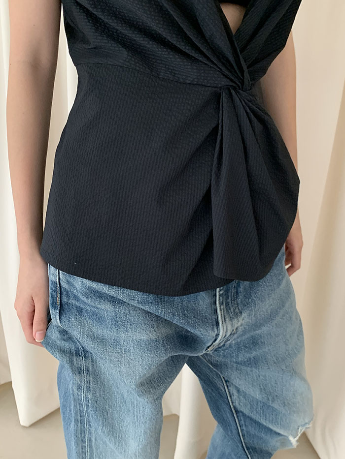 "Deveaux New York" Sleeveless Top