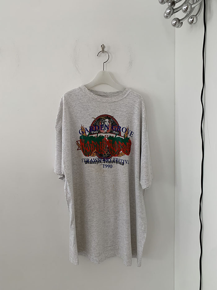 Vintage "GARDEN GROVE STRAWBERRY FESTIVAL 1990" USA T-Shirt