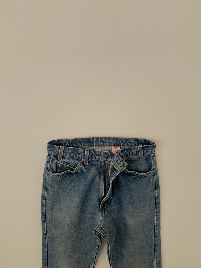 90's Levi's 505 - size 32-33 (classic regular fit)