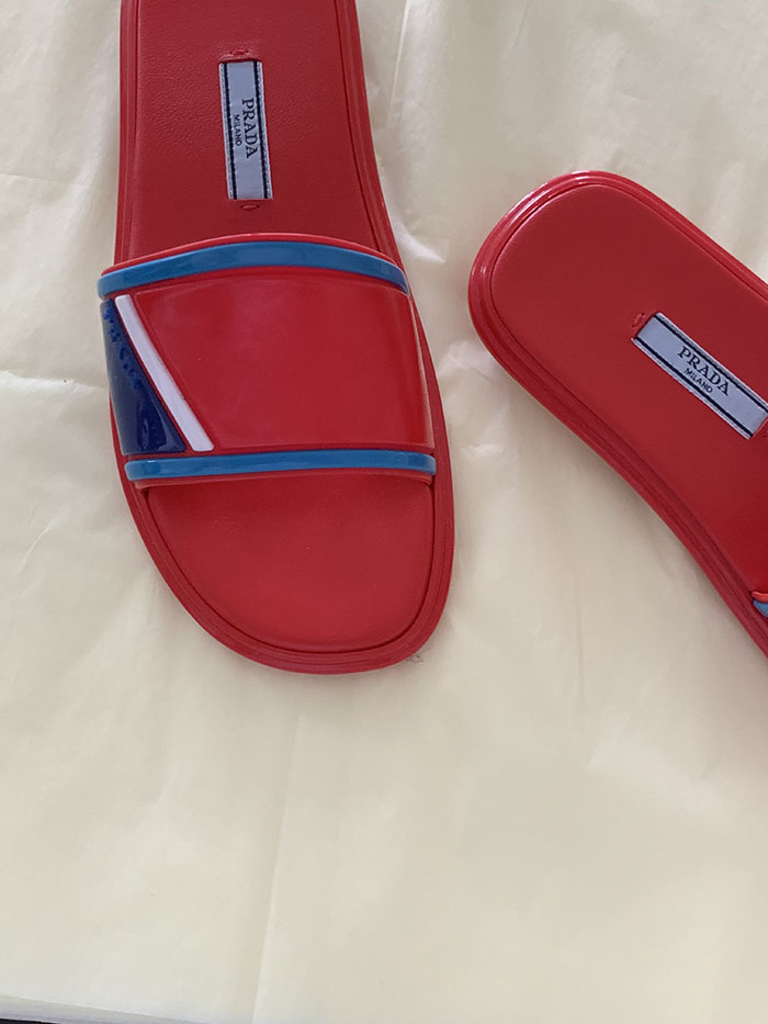00s "Prada" Rubber Slides Mules