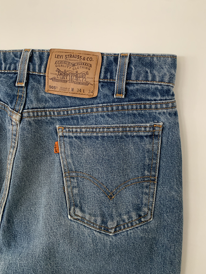 90's Levi's 505 - size 32-33 (classic regular fit)
