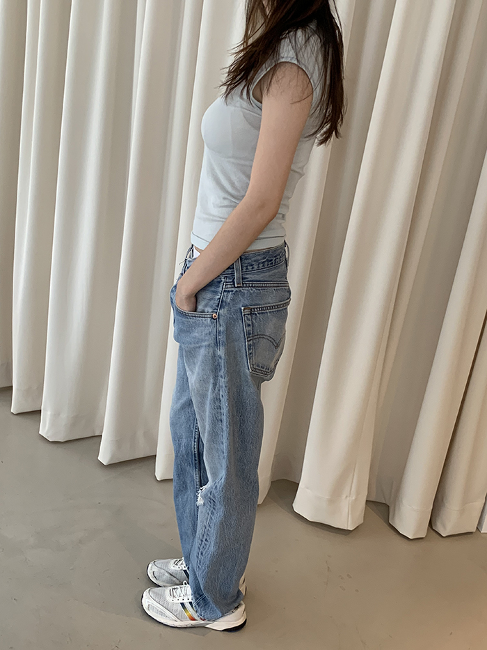 90's Levi's 501xx - size 32 (classic straight fit)